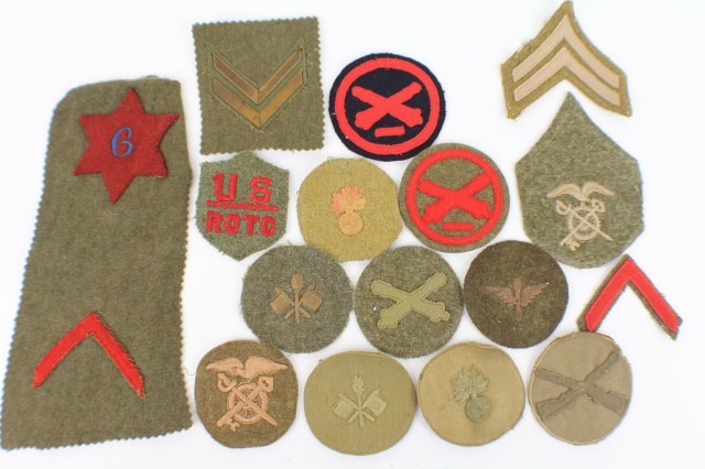 United States Army Shoulder Patches and Related Insignia from World War I to Korea: Volume 3: Army Groups, Armies and Corps [Book]